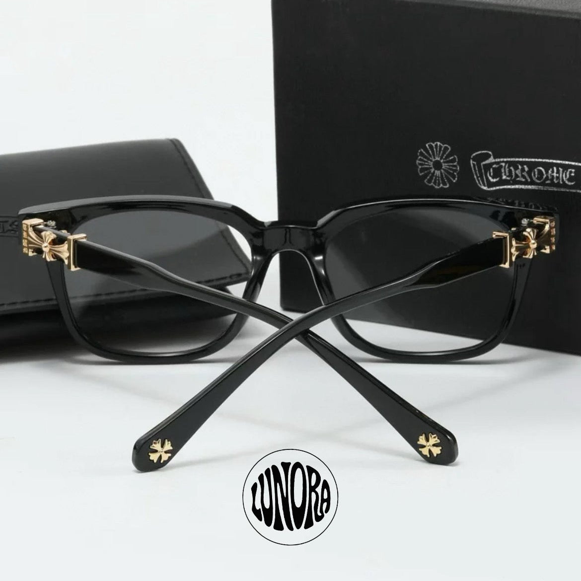 Lunora Frame (black and gold)