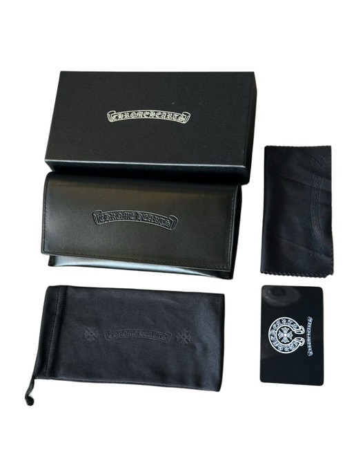 Lunora Case (black and chrome)