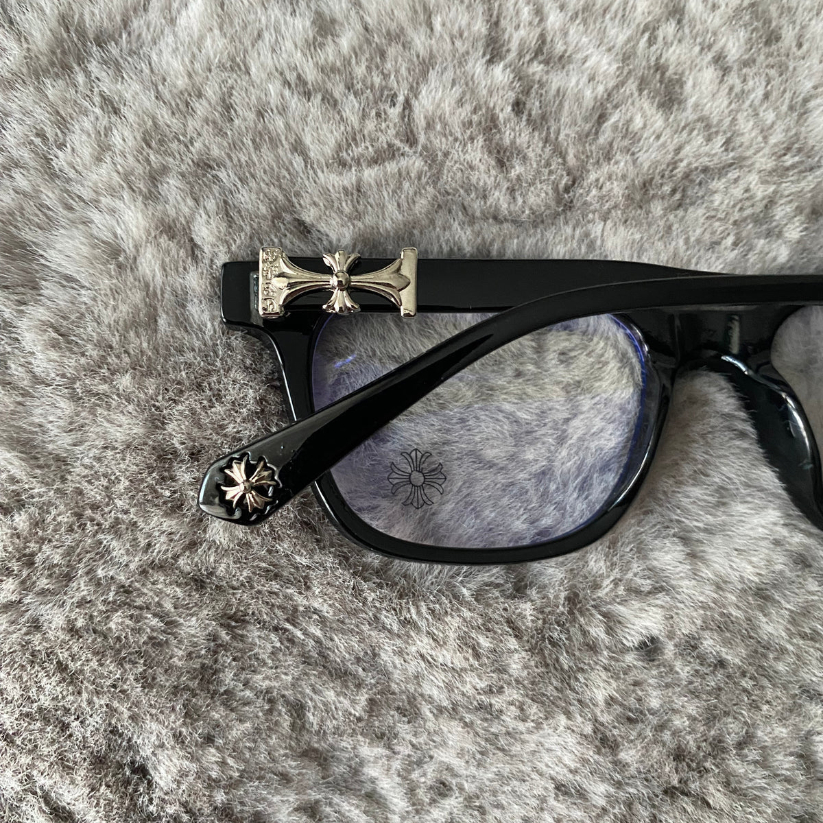 Lunora Frame (black and chrome)