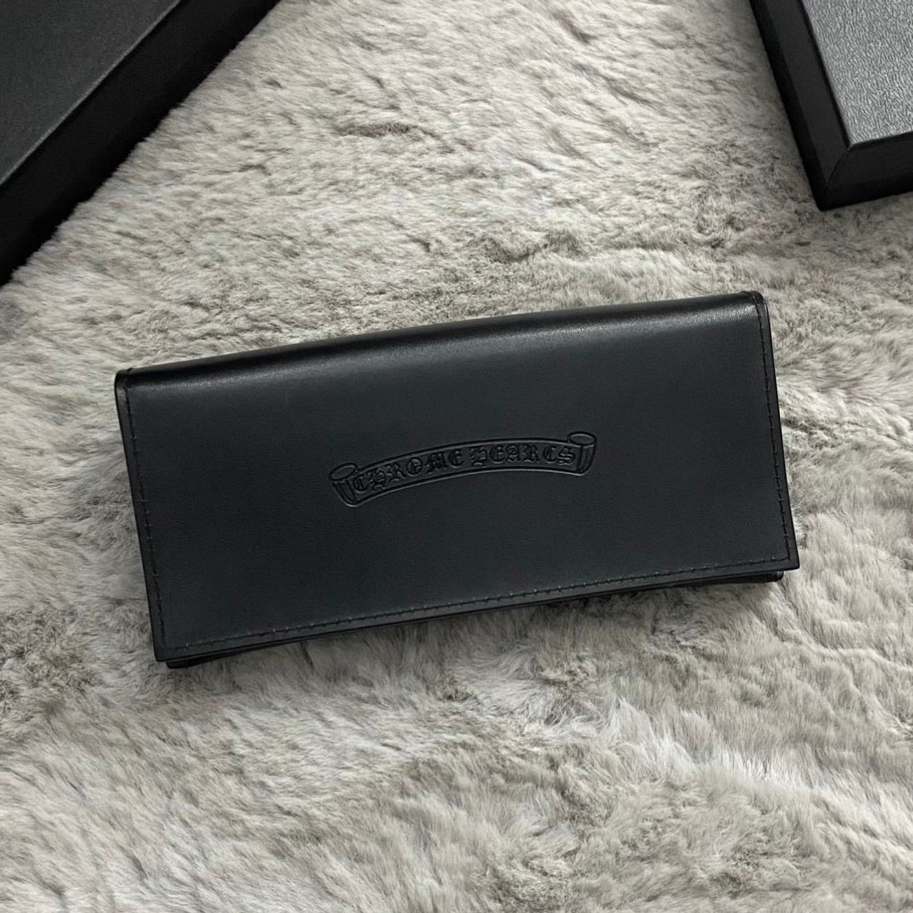 Lunora Case (black and chrome)